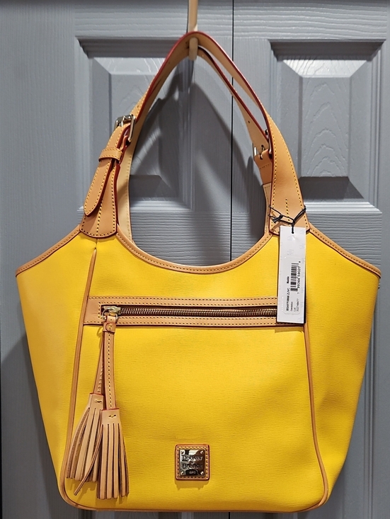 Dooney & Bourke Handbags - ✨️ Dooney & Bourke 'Maddie' Saffiano Leather Dandelion Hobo Bag